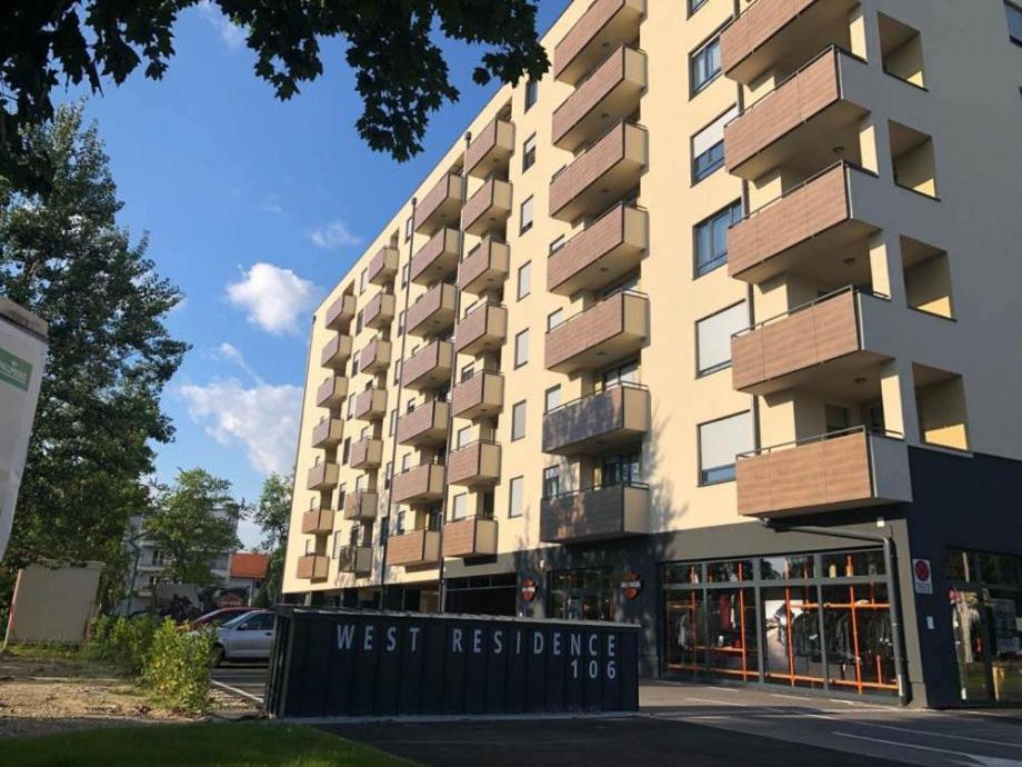 West Residence Luxury Apartment- Parking In Garage Zagreb Buitenkant foto