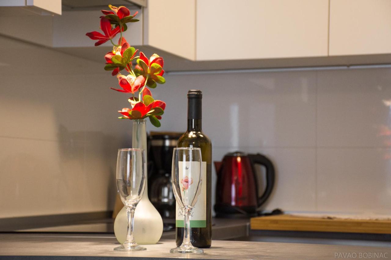 West Residence Luxury Apartment- Parking In Garage Zagreb Buitenkant foto