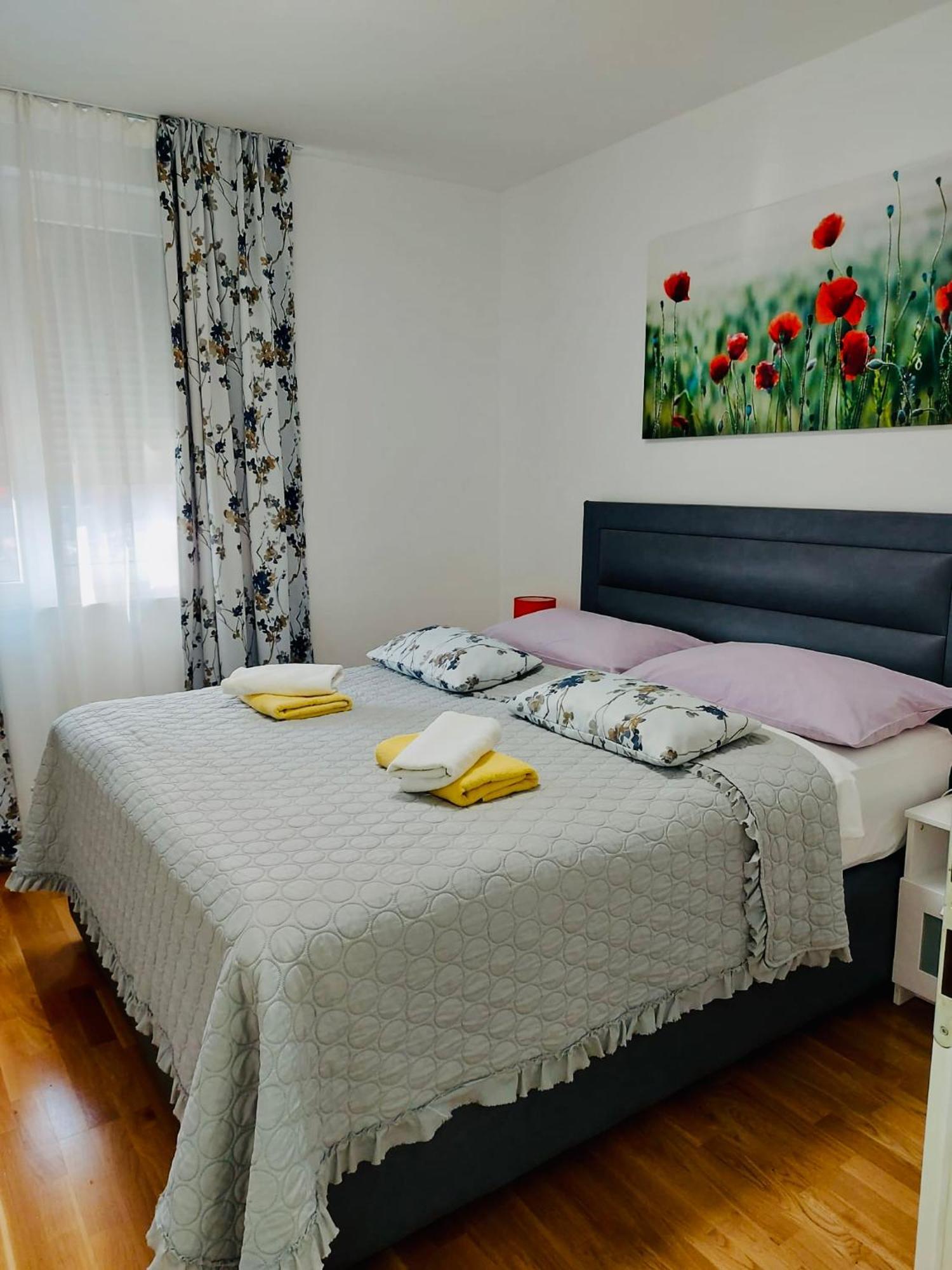 West Residence Luxury Apartment- Parking In Garage Zagreb Buitenkant foto
